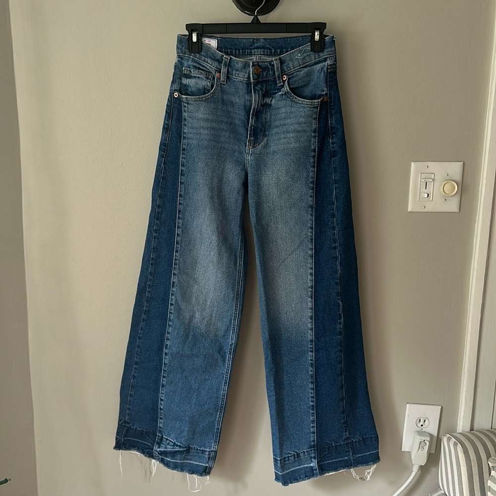 Gap High Rise Stride Two Tone Jean 26/2